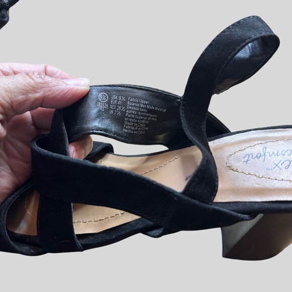 Dexflex Comfort  Velvet Cross-Strap  Elegant Fashion Block Heel Sandals 9.5 - Picture 9 of 9